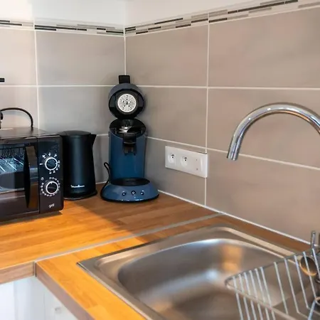 La Petite Marcelle, & Garage *