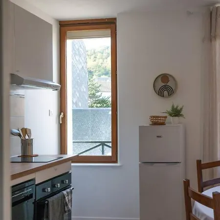 La Petite Marcelle, & Garage *