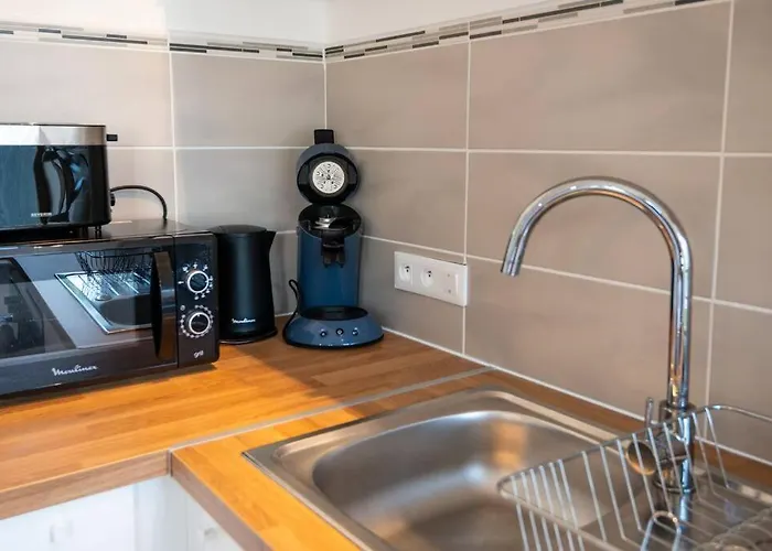 La Petite Marcelle, & Garage *