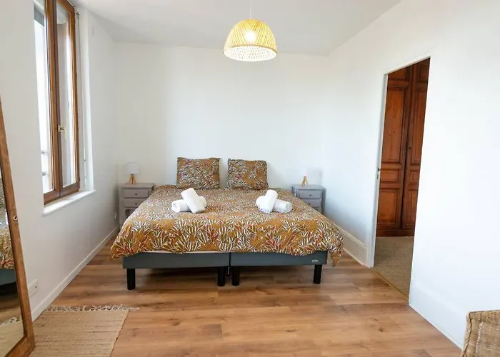 La Petite Marcelle, & Garage Appartement *